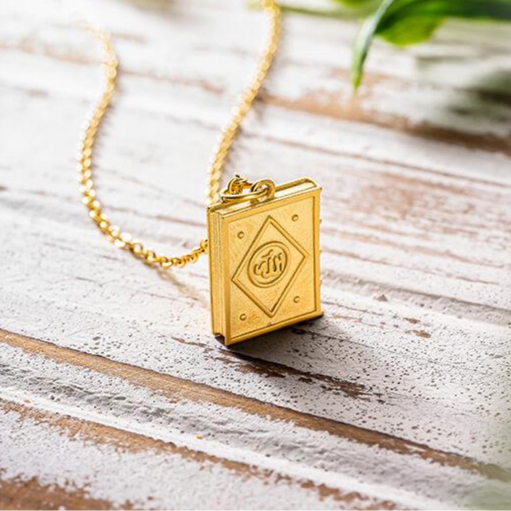 ZUDO Quran Gold-Plated Pendant Necklace